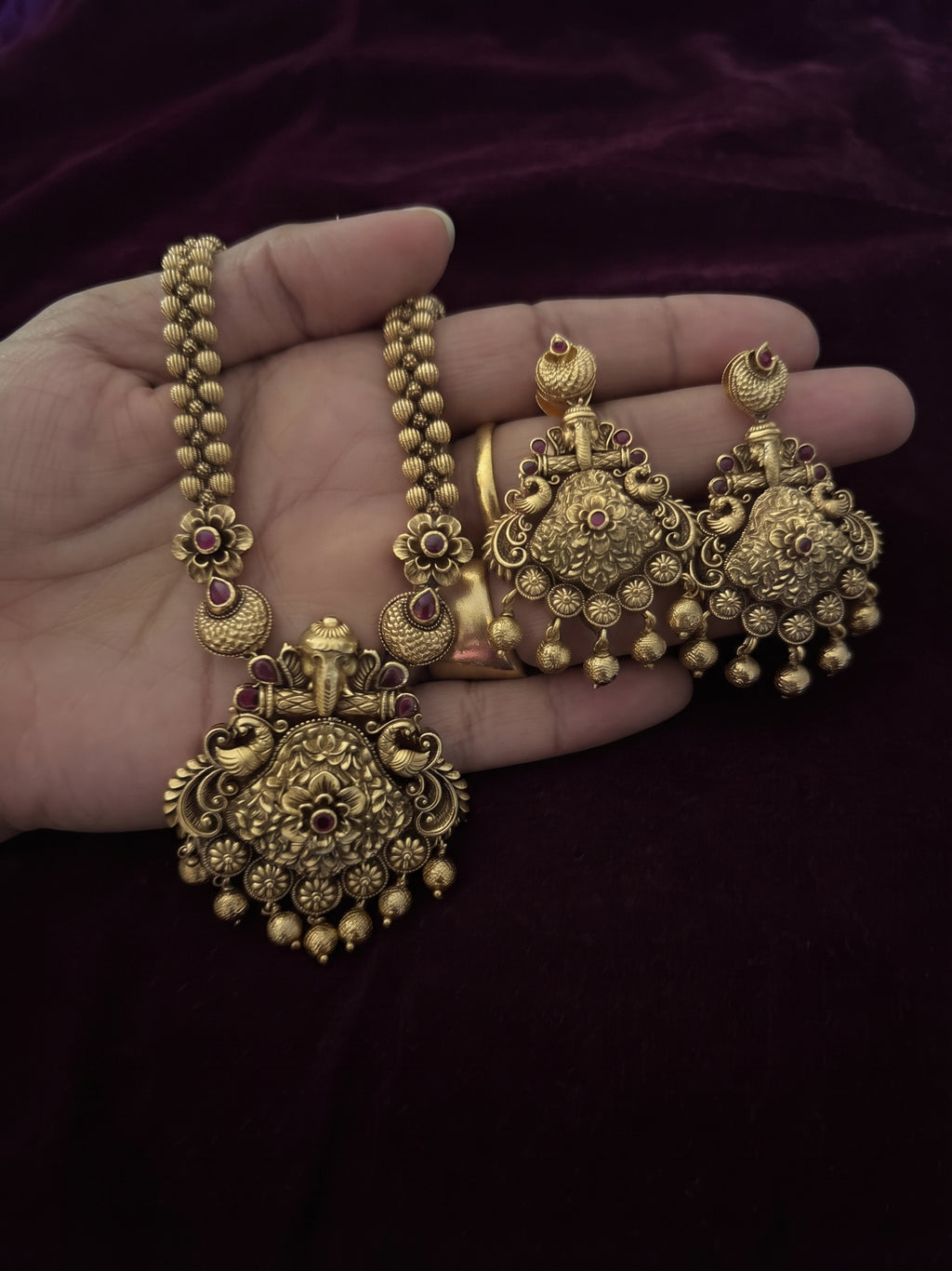 Antique gold-finish necklace set