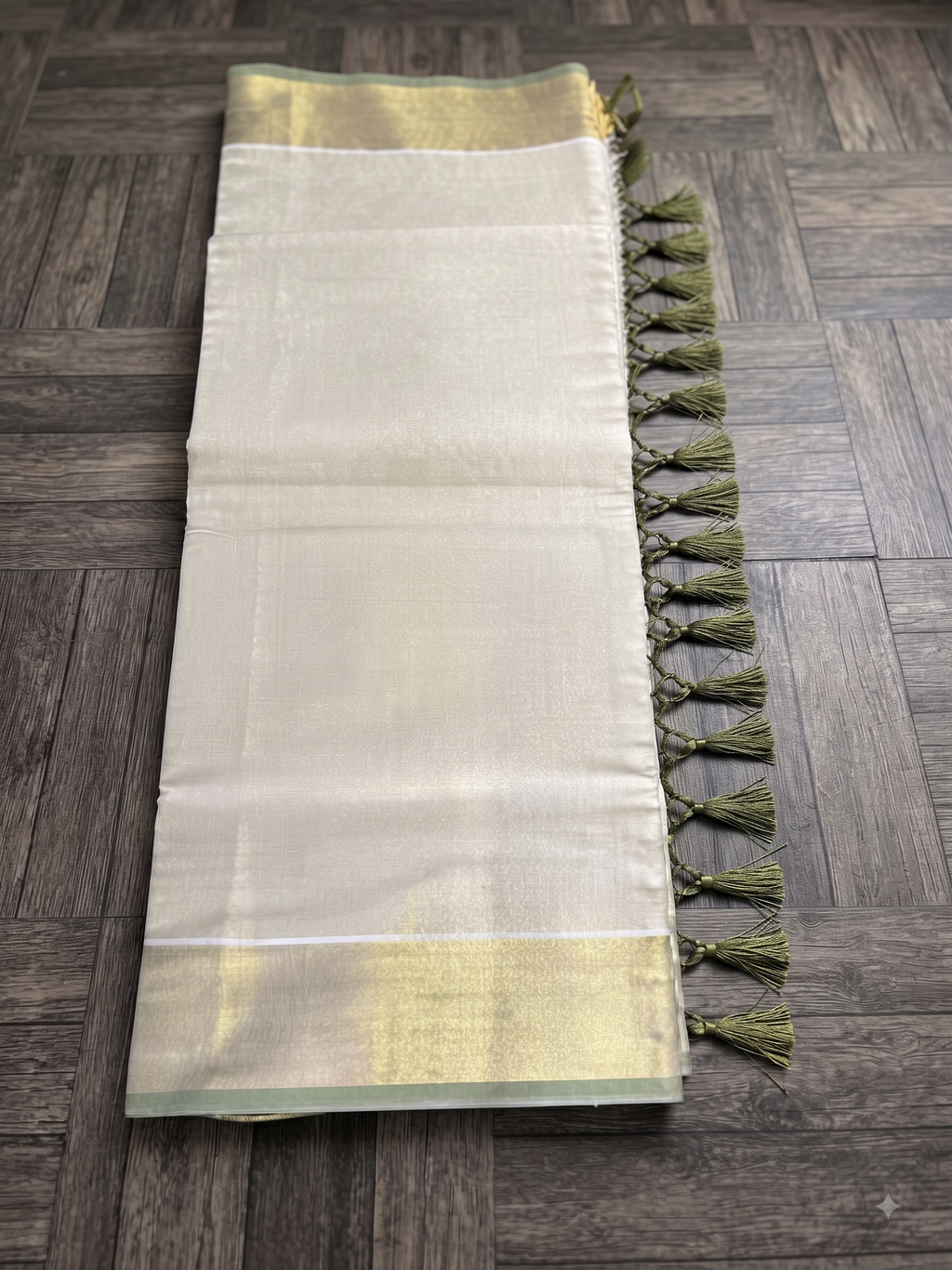 Tissue Saree with Fancy stripes palliu
