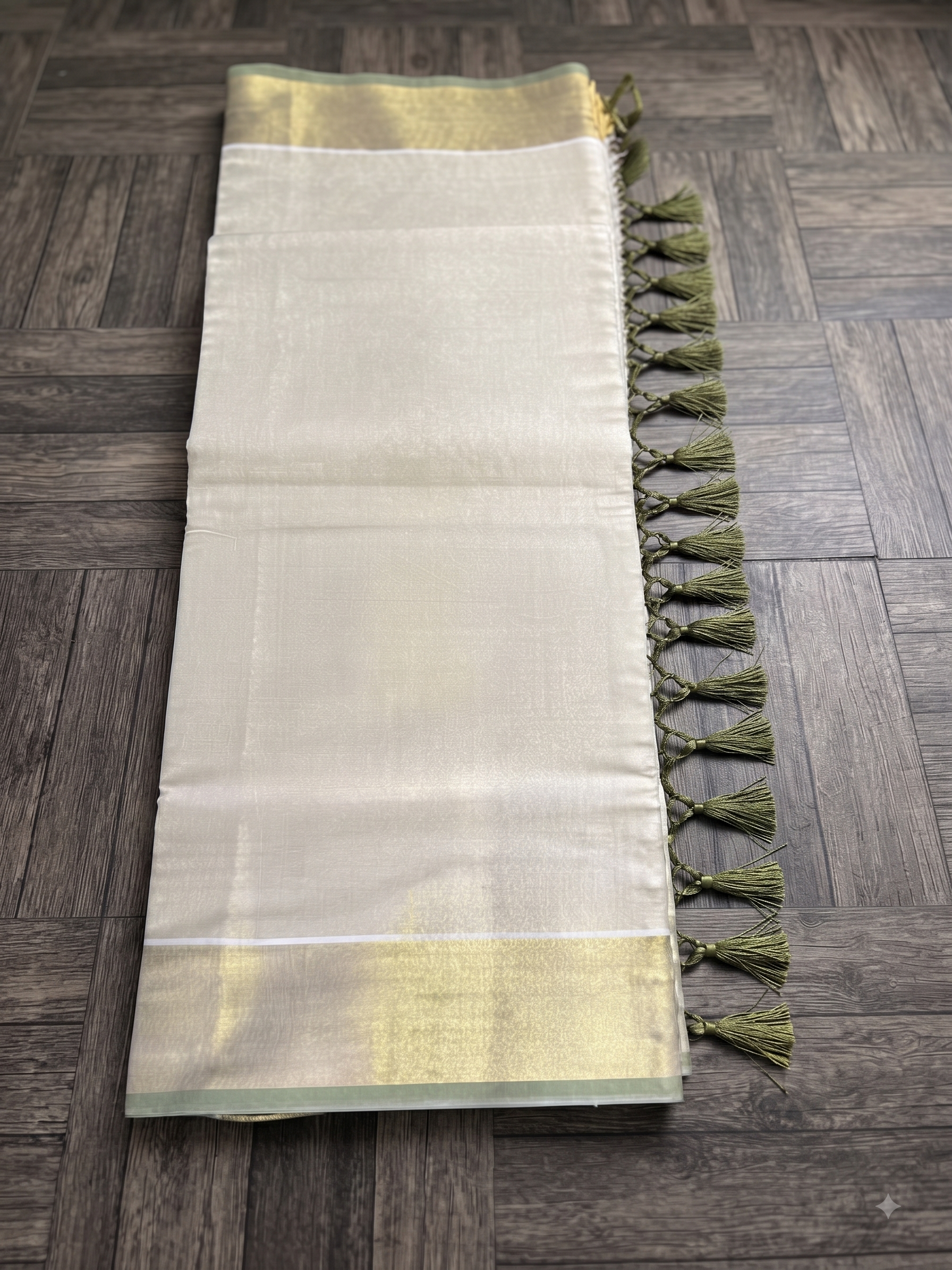 Tissue Saree with Fancy stripes palliu